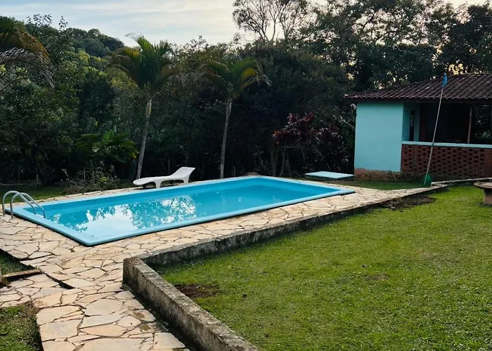 Casa De Campo Com Piscina Em Condominio.