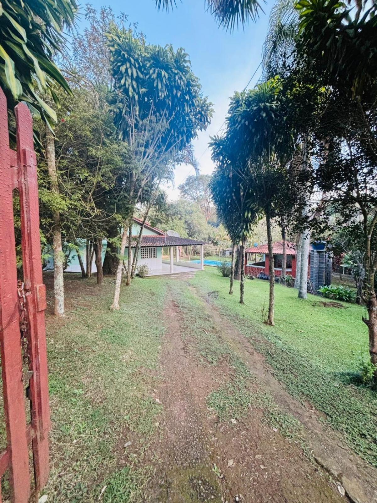 Com Piscina Em Condominio. 度假居