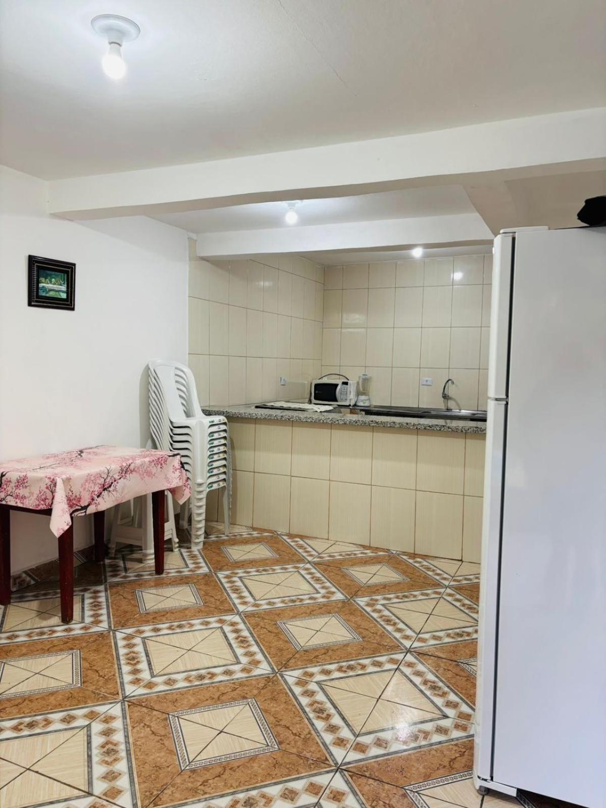 Com Piscina Em Condominio.