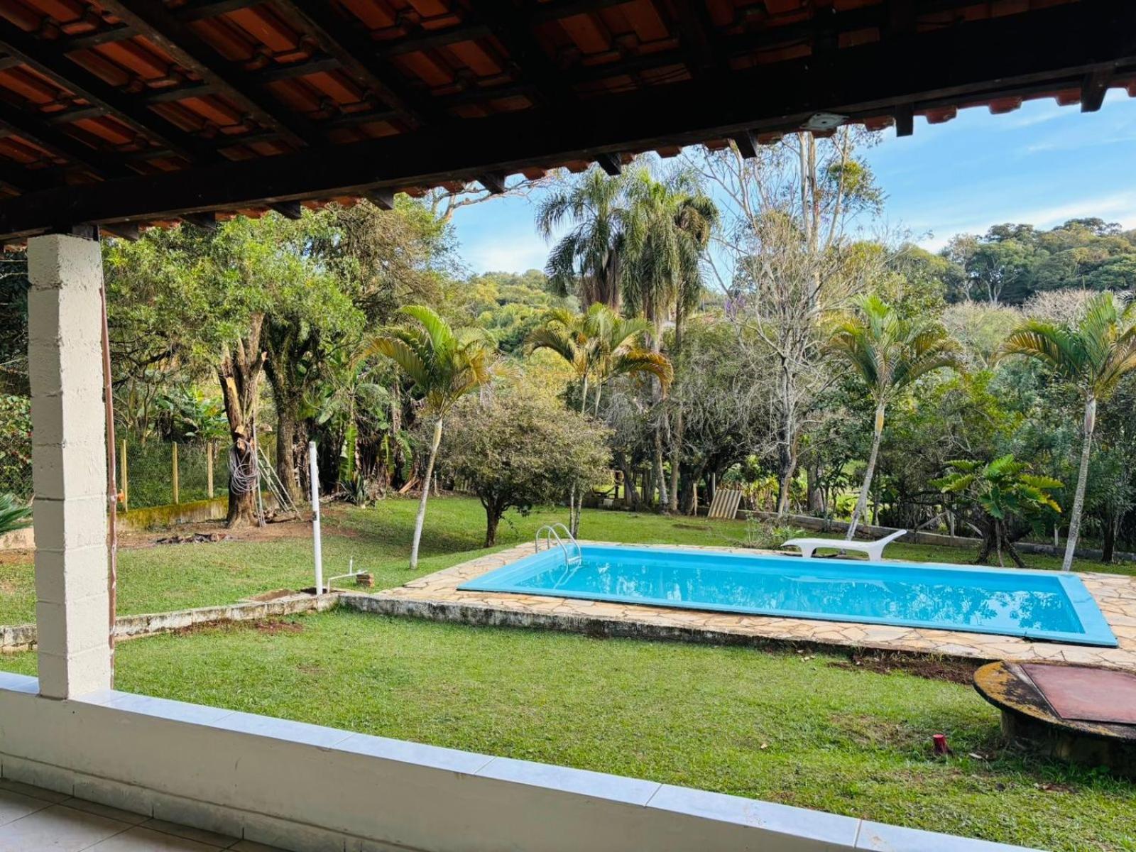 Com Piscina Em Condominio. 度假居