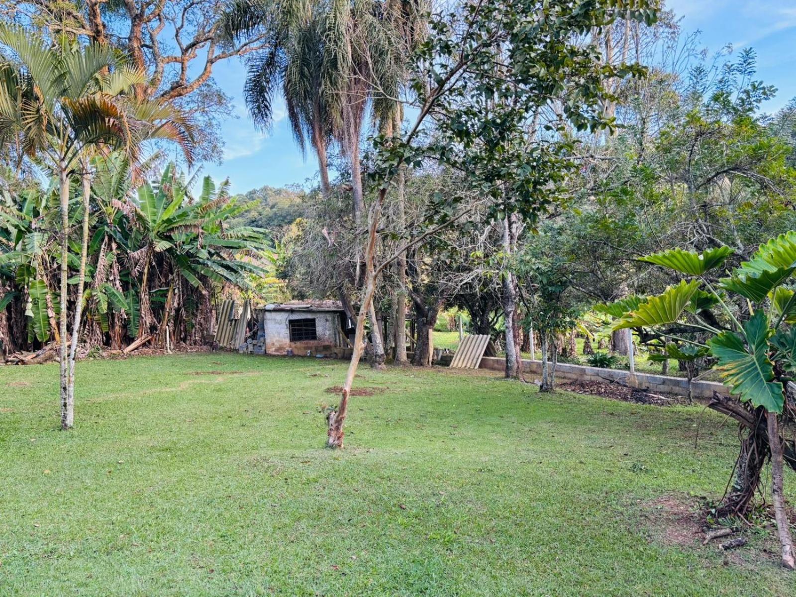 Com Piscina Em Condominio. 度假居 Ibiuna