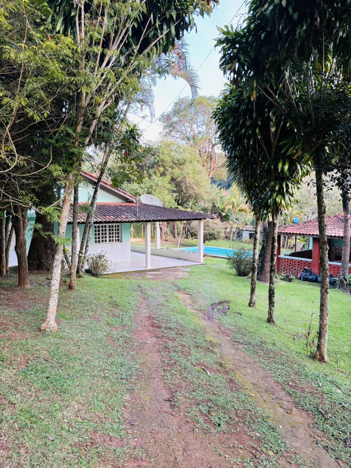 Com Piscina Em Condominio. * Ibiuna