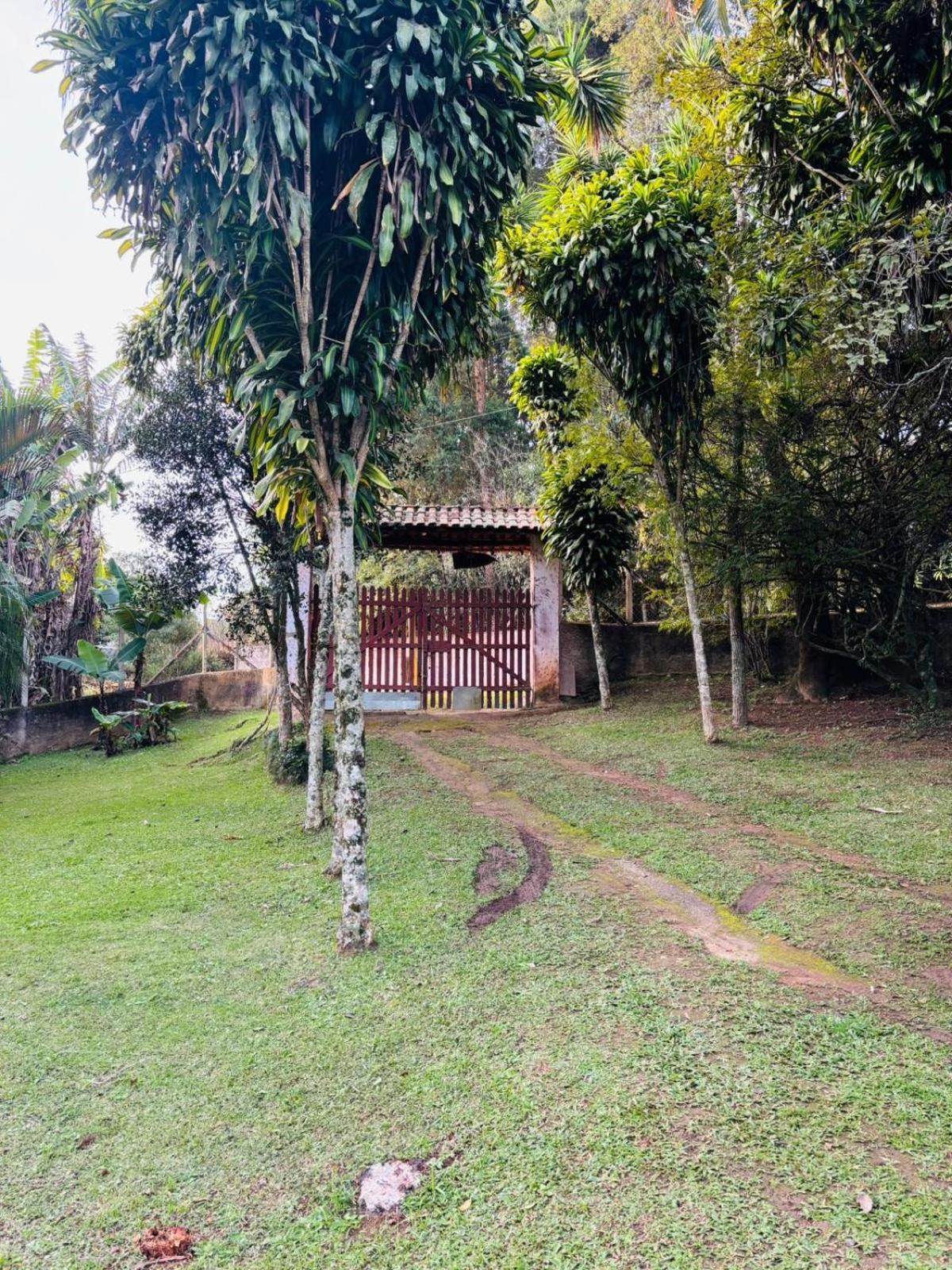 Com Piscina Em Condominio. Ibiuna